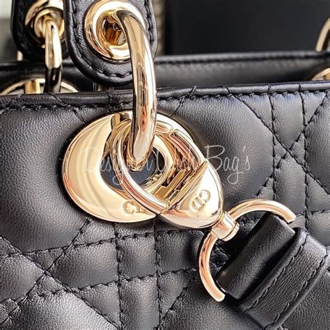 pochette lady dior indossata|Choosing between a Lady Dior versus a pochette Métis .